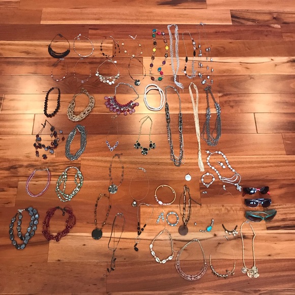 Jewelry 51 Necklaces/Bracelets/Earrings/Sunglasses